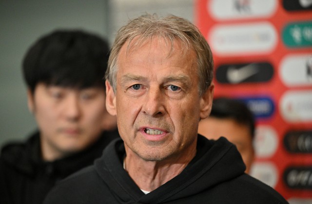 Vì sao HLV Klinsmann thất bại còn Park Hang-seo thành công, nghe chuyên gia Hàn Quốc lý giải...- Ảnh 3.