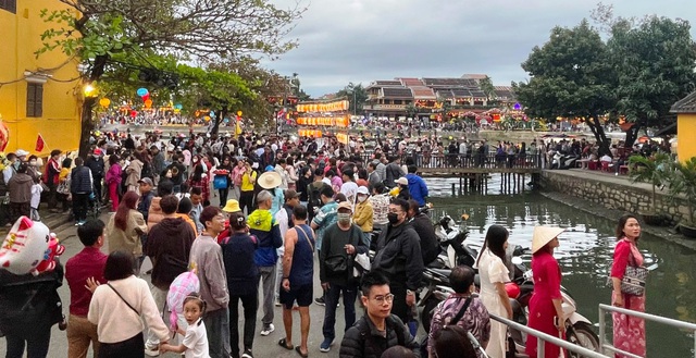 Hơn 10 triệu người Việt du lịch trong nước dịp tết, nhiều nơi doanh thu ngàn tỉ- Ảnh 1.