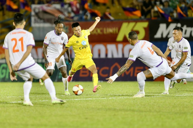 CLB Bình Dương lại thăng hoa khi V-League trở lại, chờ HLV Huỳnh Đức thêm ‘võ’ mới- Ảnh 3.