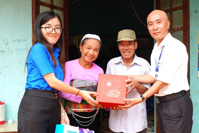 Tìm lại những anh hùng: 'Đồng đội hy sinh cho mình được sống, nên phải sống tốt'- Ảnh 8.