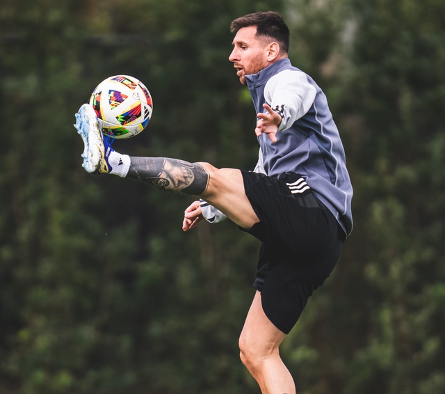 HLV Tata Martino tiết lộ chấn thương của Messi- Ảnh 1.