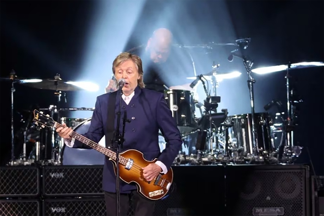 Cây guitar bass của Paul McCartney bị đánh cắp được tìm thấy sau 51 năm- Ảnh 2.