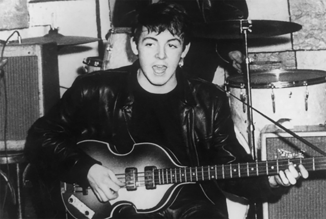 Cây guitar bass của Paul McCartney bị đánh cắp được tìm thấy sau 51 năm- Ảnh 1.