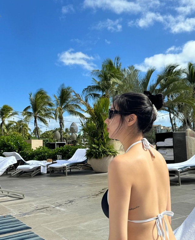 Kwon Eun Bi diện bikini quyến rũ ở Hawaii- Ảnh 3.