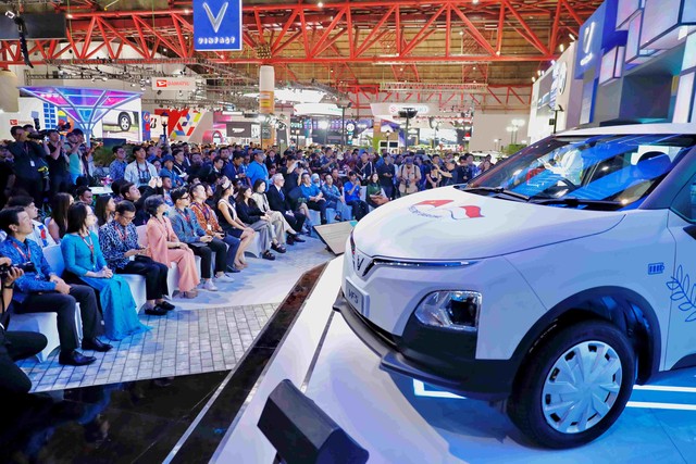 VinFast chính thức giới thiệu dải xe điện tay lái nghịch- Ảnh 2.