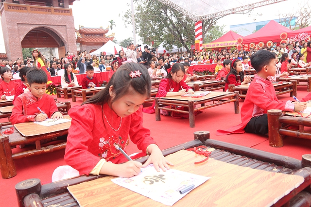 Lễ hội khai bút, viết thư pháp tại Khu tưởng niệm Trạng nguyên Lê Ích Mộc- Ảnh 3.