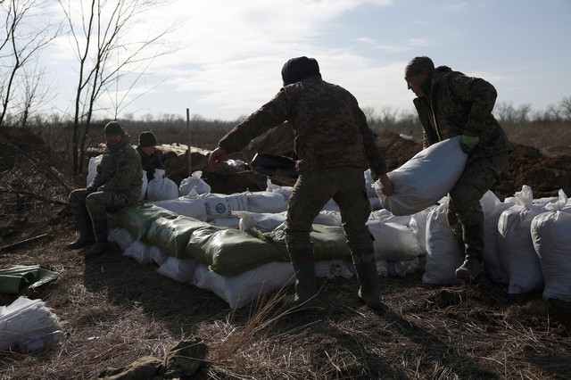 Chiến sự Ukraine ngày 725: Kyiv nói Nga 'phải trả giá' để đổi lấy Avdiivka- Ảnh 1.