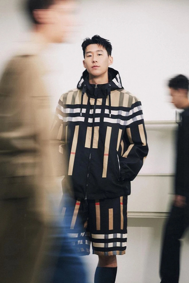 Bất hòa với đàn em, Son Heung-min vẫn là con cưng của Calvin Klein, Burberry- Ảnh 6.