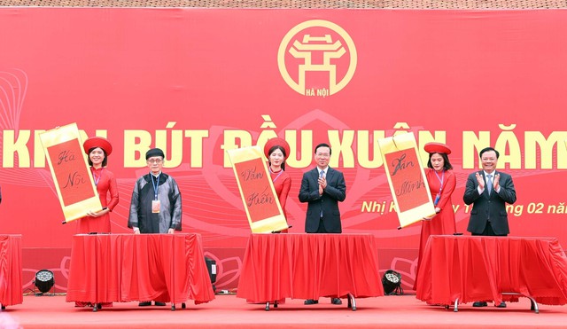Chủ tịch nước khai bút đầu xuân tại khu lưu niệm anh hùng dân tộc Nguyễn Trãi- Ảnh 2.