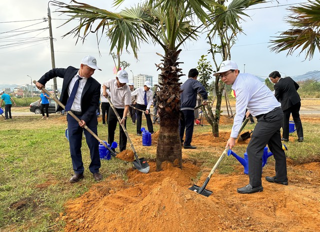 Tết trồng cây: Phủ xanh các khu dân cư mới ở tây bắc Đà Nẵng- Ảnh 2.