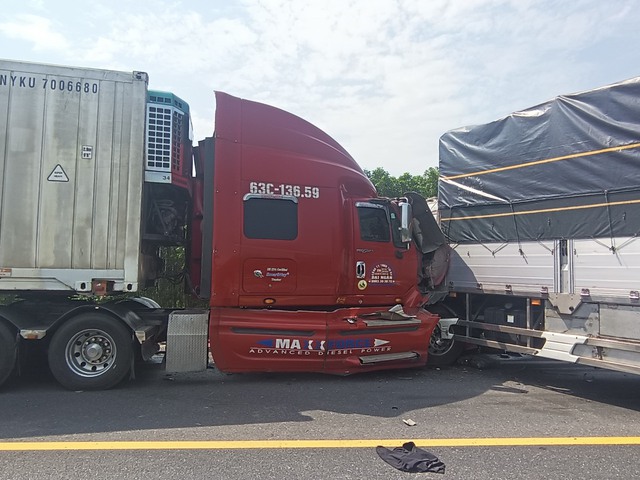 Tai nạn trên cao tốc Cam Lộ - La Sơn khiến 2 người tử vong- Ảnh 2.