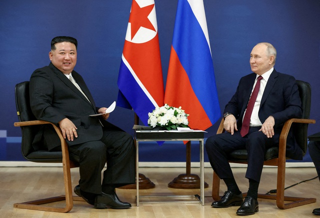 KCNA: Tổng thống Putin tặng xe hơi cho nhà lãnh đạo Kim Jong-un- Ảnh 1.