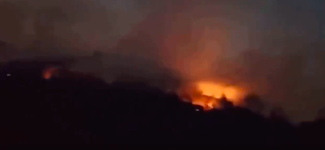Cháy rừng lan rộng 10 ha ở Sa Pa, huy động 400 người dập lửa- Ảnh 2.