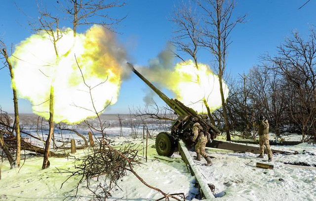 Ukraine cảnh báo Nga đang dùng Avdiivka làm đà tấn công- Ảnh 1.