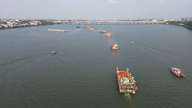 Gần 1.000 người tham gia lễ nghinh thần trên sông Đồng Nai- Ảnh 2.