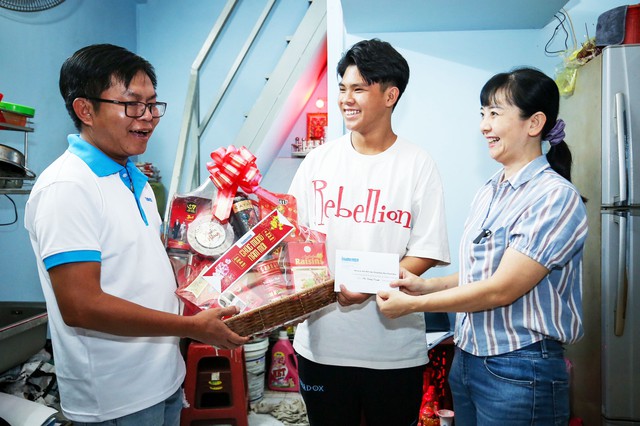 Thăm, tặng quà tết cho trẻ mồ côi do Đảng bộ Báo Thanh Niên bảo trợ- Ảnh 1.