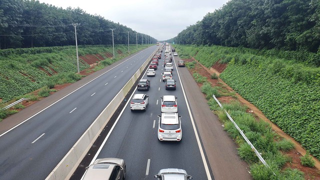 Trộm dây điện hơn 3,6 tỉ đồng trên cao tốc Phan Thiết - Dầu Giây- Ảnh 2.