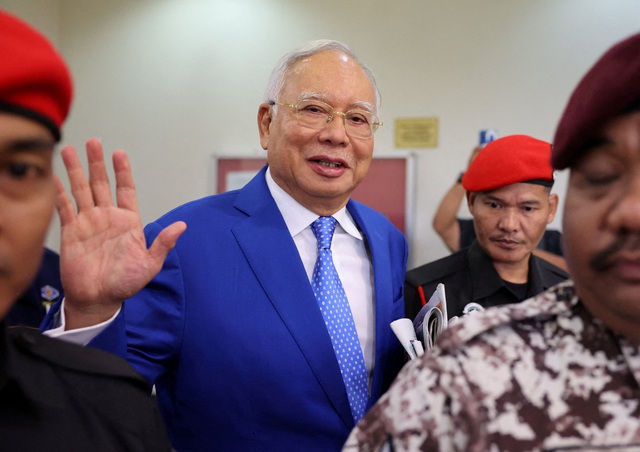 Cựu Thủ tướng Malaysia Najib Razak được giảm án tù giam- Ảnh 1.