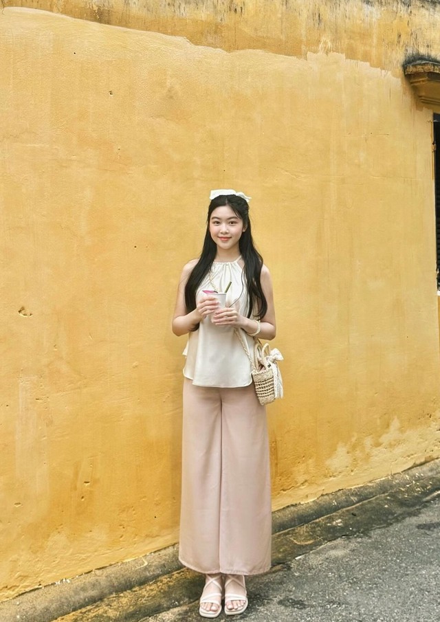 Lọ Lem - 'ái nữ' nhà MC Quyền Linh khoe phong cách thời trang cực đỉnh- Ảnh 6.