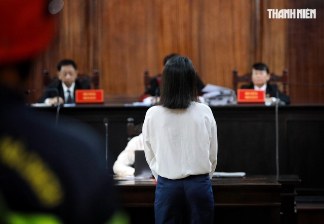 Người mẫu Ngọc Trinh từ chối một luật sư tại phiên tòa- Ảnh 3.