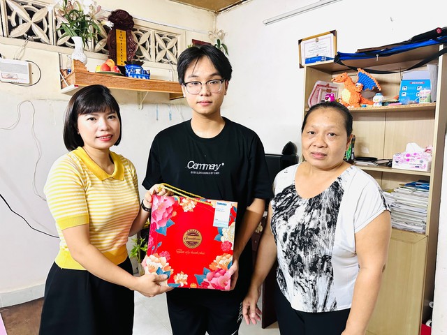 Thăm, tặng quà tết cho trẻ mồ côi do Đảng bộ Báo Thanh Niên bảo trợ- Ảnh 3.