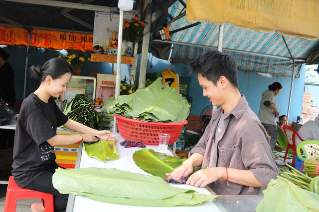 'Độc lạ' với bánh chưng xanh có nhân... tình thương- Ảnh 4.