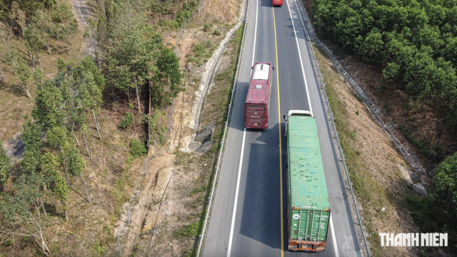 Bộ GTVT yêu cầu điều chỉnh tổ chức giao thông cao tốc Cam Lộ - La Sơn- Ảnh 2.