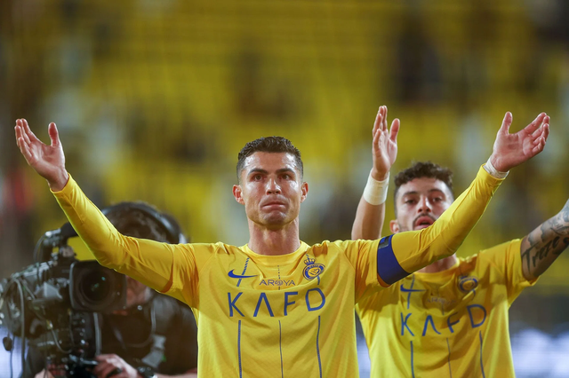 Ronaldo được thủ môn đối phương 'tặng quà', đưa Al Nassr vào tứ kết AFC Champions League- Ảnh 2.