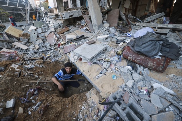 Israel không kích thành phố Rafah phía nam Dải Gaza- Ảnh 1.