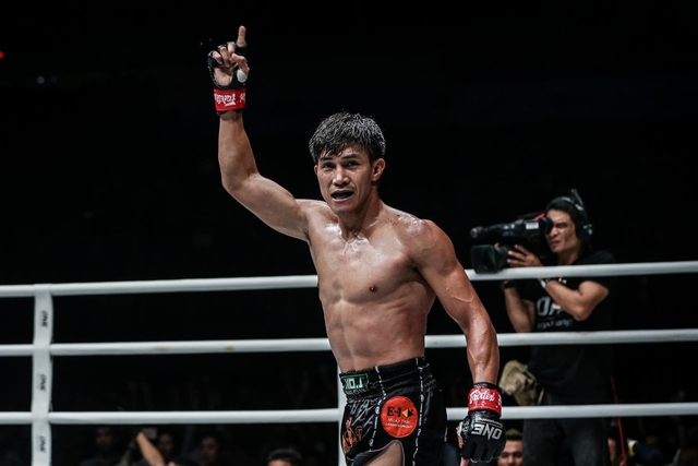 'Độc cô cầu bại' Nguyễn Trần Duy Nhất bất ngờ rút lui tại sự kiện MMA - Ảnh 1.