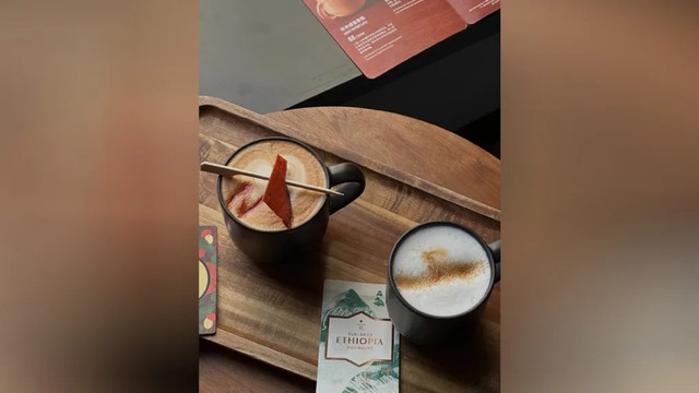 Độc lạ cà phê vị thịt heo của Starbucks gây tranh cãi tại Trung Quốc- Ảnh 1.