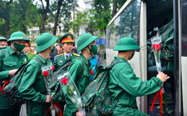 Học sinh trung cấp không được tạm hoãn nghĩa vụ quân sự, có nên điều chỉnh luật?- Ảnh 1.