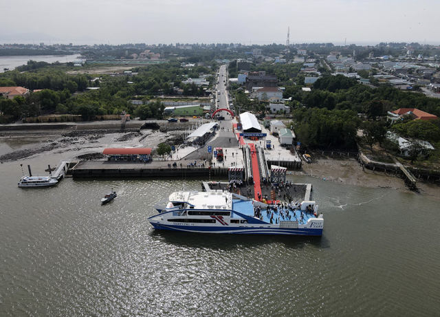 Đề xuất mở tuyến phà biển từ TP.HCM đi Tiền Giang chỉ 30 phút- Ảnh 1.