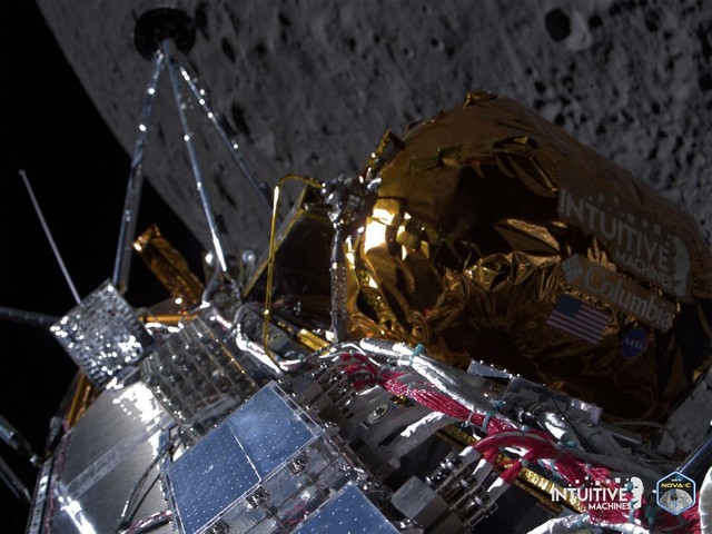 Tàu vũ trụ Mỹ vừa đáp xuống mặt trăng sau hơn nửa thế kỷ- Ảnh 1.