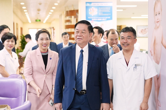 Ông Nguyễn Trọng Nghĩa và đoàn công tác đi thăm quan hệ thống trang thiết bị, cơ sở vật chất tại BVĐK Tâm Anh Hà Nội Ông Nguyễn Trọng Nghĩa và đoàn công tác đi thăm quan hệ thống trang thiết bị, cơ sở vật chất tại BVĐK Tâm Anh Hà Nội