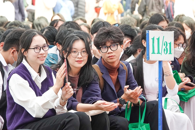 Tư vấn mùa thi 2024: Cùng học sinh Đà Nẵng chọn nghề nghiệp phù hợp- Ảnh 1.