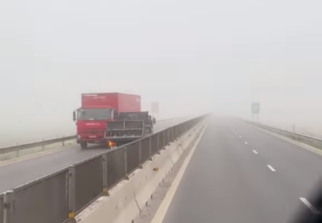 Truy tìm xe tải chạy ngược chiều trên cao tốc Bắc - Nam- Ảnh 2.