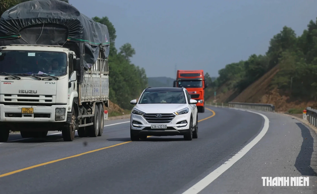 Kinh nghiệm giúp lái xe an toàn trên cao tốc Cam Lộ - La Sơn- Ảnh 2.