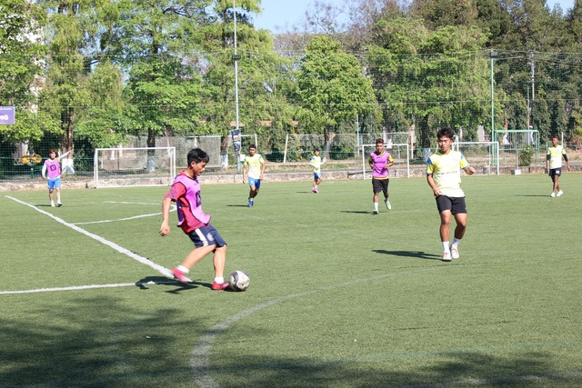 Giải bóng đá Thanh Niên sinh viên: Đội ĐH Tây Nguyên rèn quân giữa mùa nắng gió- Ảnh 1.