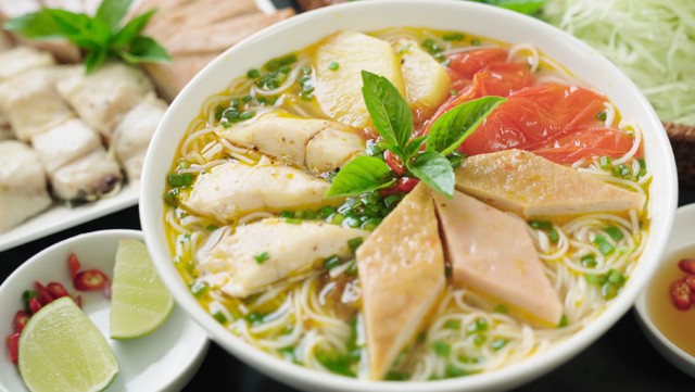 Trải nghiệm ẩm thực miền Trung: Phong phú và ngon khó cưỡng- Ảnh 4.