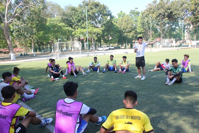 Giải bóng đá Thanh Niên sinh viên: Đội ĐH Tây Nguyên rèn quân giữa mùa nắng gió- Ảnh 4.