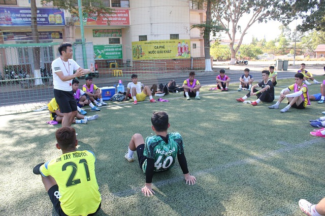 Giải bóng đá Thanh Niên sinh viên: Đội ĐH Tây Nguyên rèn quân giữa mùa nắng gió- Ảnh 5.