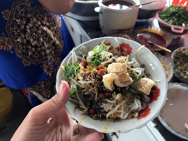 Trải nghiệm ẩm thực miền Trung: Phong phú và ngon khó cưỡng- Ảnh 1.