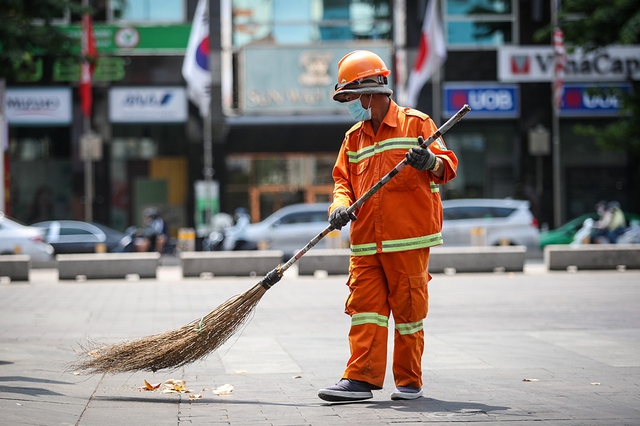 Nam bộ phơi mình dưới nắng nóng kéo dài- Ảnh 1.