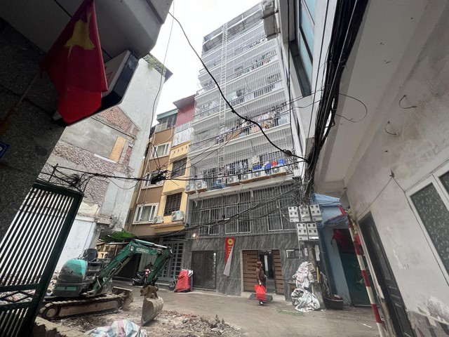 Hà Nội: Chung cư mini 'chống nạng', gần 60 hộ dân phải di dời- Ảnh 5.