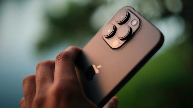 Apple 'làm ngơ' trước sự cố Bluetooth trên dòng iPhone 15?- Ảnh 1.