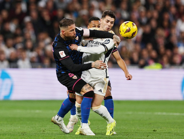 Sergio Ramos với những dấu ấn khó phai trong ngày đối đầu 'mái nhà xưa' Real Madrid- Ảnh 2.