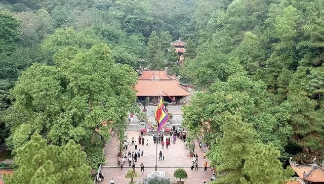 Công nhận bộ tượng Tam thế Phật chùa Côn Sơn là 'bảo vật quốc gia'- Ảnh 2.