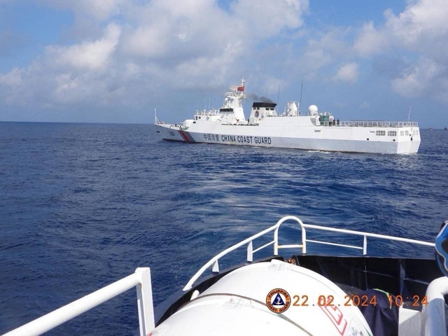 Philippines tố tàu Trung Quốc có 'hành động nguy hiểm' ở Biển Đông- Ảnh 1.