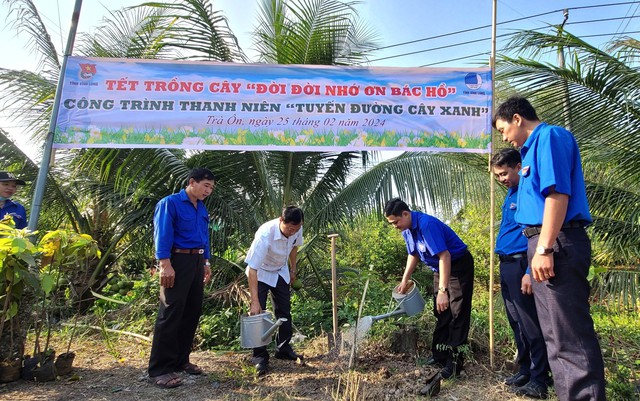 Nhiều hoạt động ý nghĩa tại lễ ra quân Tháng Thanh niên 2024 ở Vĩnh Long- Ảnh 3.